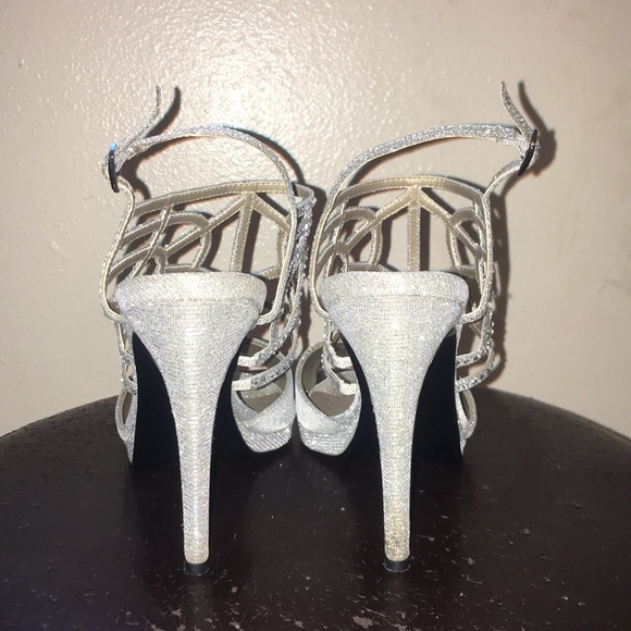 Sparkling Silver Heels size 9 - Picture 3 of 8